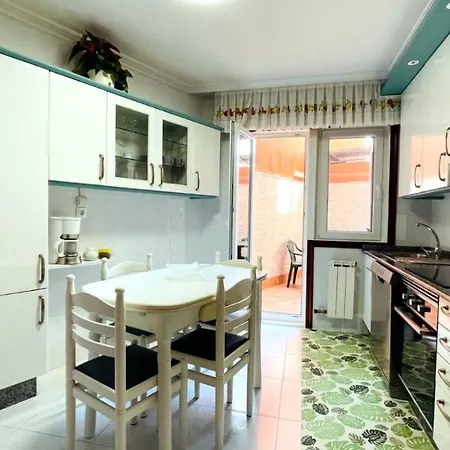 Piso Céntrico Nati Con Parking Incluído Apartamento O Grove